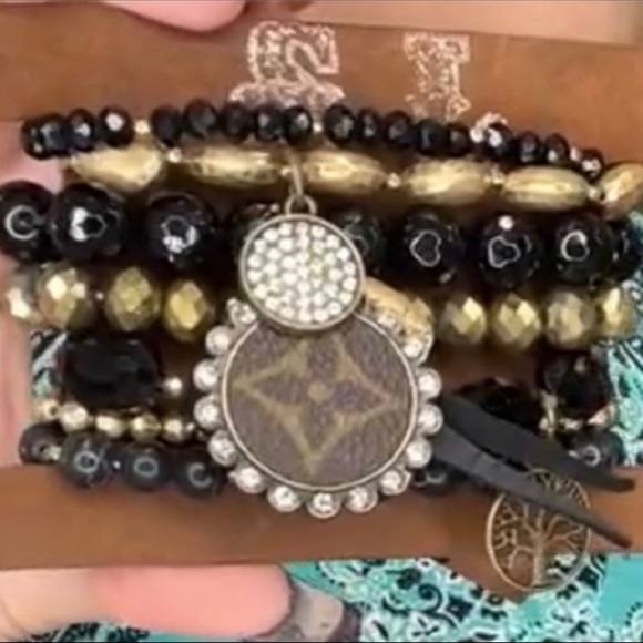 NWT SANDRA LING Upcycled 7 Stack Black and Gold  Bracelet Set Stacker Set - Picture 3 of 8